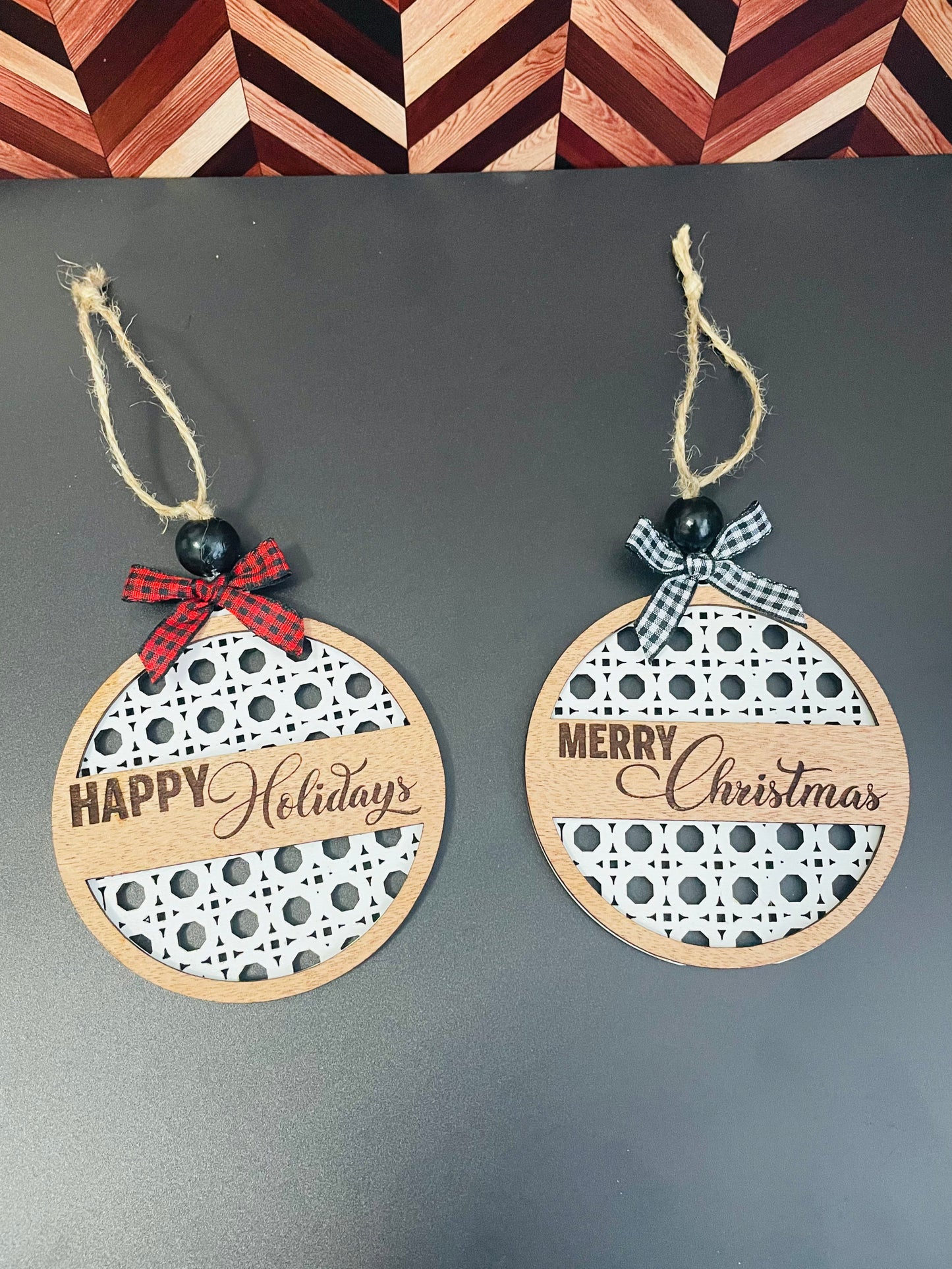 đ Rustic âMerry Christmasâ Ornament | Farmhouse Wood Laser-Cut Holiday Decor with Gingham Bow