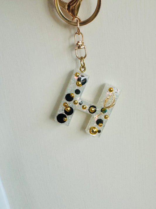 Custom Black & Gold Glitter Initial Keychain – Personalized Resin Letter Keycharm